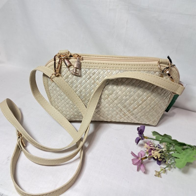 Tas Sling Naturaly anyaman pandan new
